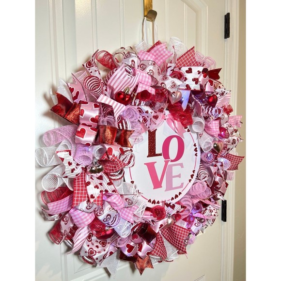XL Handmade Valentine’s LOVE Ribbon Prelit Wreath 26 ins LED XLW4 - Picture 3 of 11